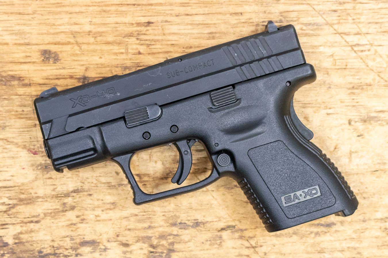 Springfield XD40 Sub-Compact 40 S&amp;W Police Trade-in Pistol (No Magazine)